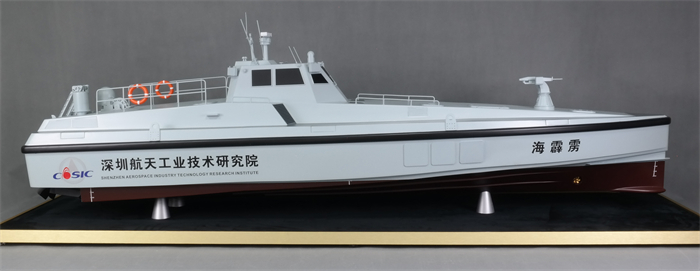 海艺坊集装箱船模型工厂，电话：0755-85200796，我们生产制作各种比例仿真船模型，船模货柜船模型定制定做,创意船模集装箱船模型订制订做,集装箱船模型定制颜色,创意船模货柜船模型生产厂家等，欢迎各大船厂咨询合作。