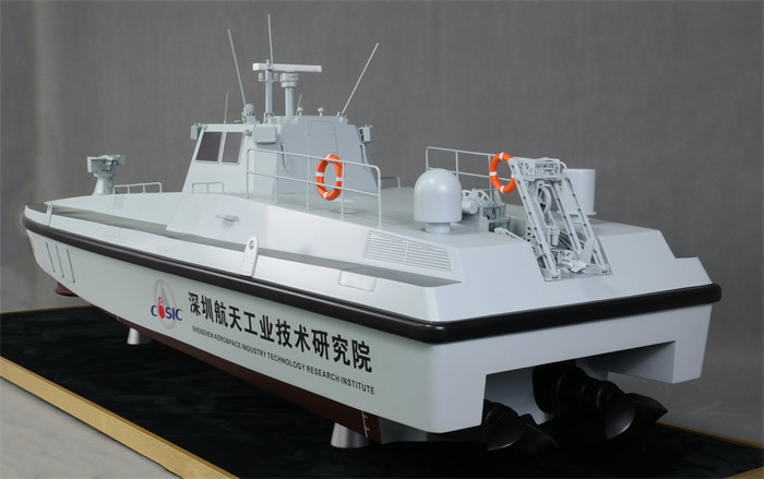海艺坊集装箱船模型工厂，电话：0755-85200796，我们生产制作各种比例仿真船模型，船模货柜船模型定制定做,创意船模集装箱船模型订制订做,集装箱船模型定制颜色,创意船模货柜船模型生产厂家等，欢迎各大船厂咨询合作。