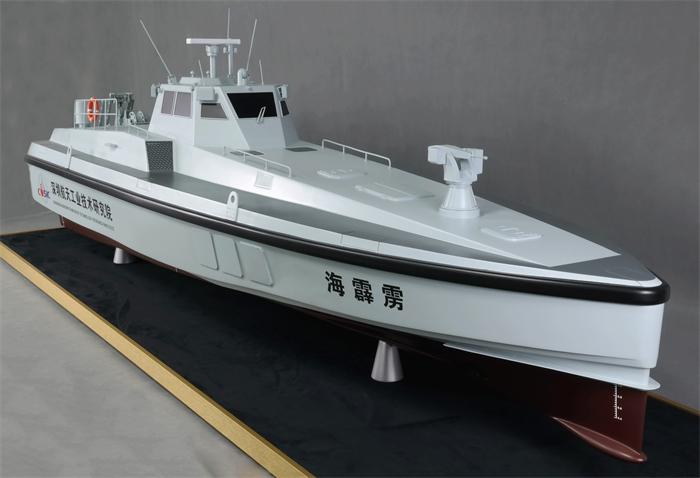 海艺坊集装箱船模型工厂，电话：0755-85200796，我们生产制作各种比例仿真船模型，船模货柜船模型定制定做,创意船模集装箱船模型订制订做,集装箱船模型定制颜色,创意船模货柜船模型生产厂家等，欢迎各大船厂咨询合作。